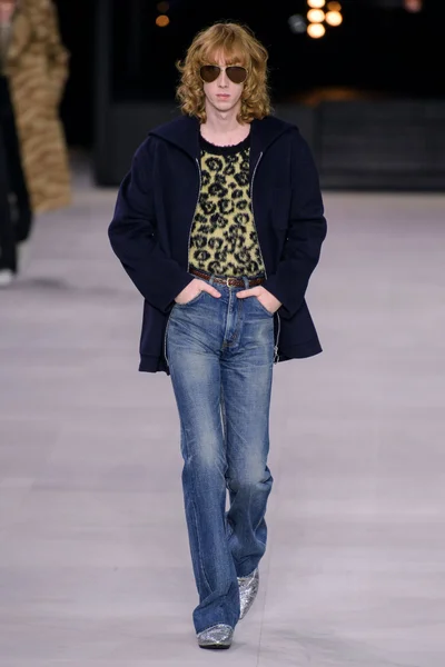 Look 25